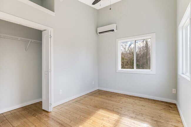 Building Photo - Newly-Built 2-Bedroom Home in Woodfin/Nort...