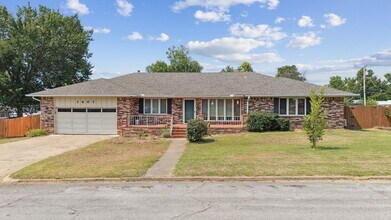 Building Photo - House for Rent 3 Bedrooms 2 Bath !!!!!