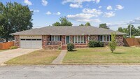 Building Photo - House for Rent 3 Bedrooms 2 Bath !!!!!