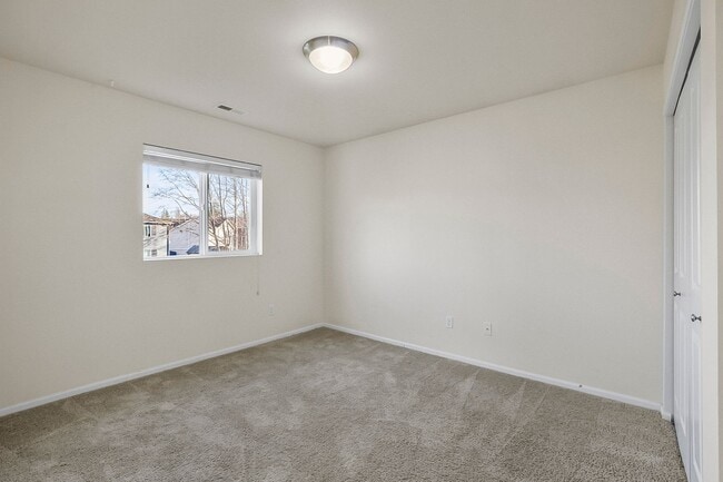 Building Photo - Lake Stevens~Amber Skyline