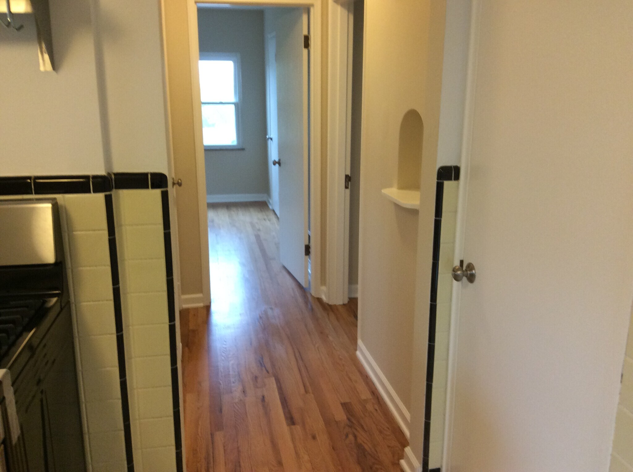 Hall - 20 Chalfonte Pl