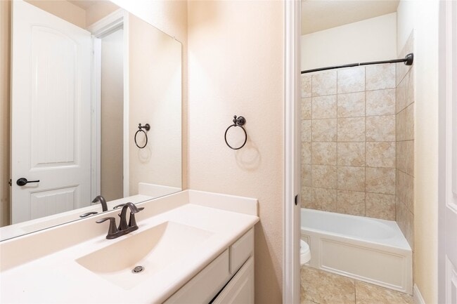 Building Photo - 9101 Waters Ln