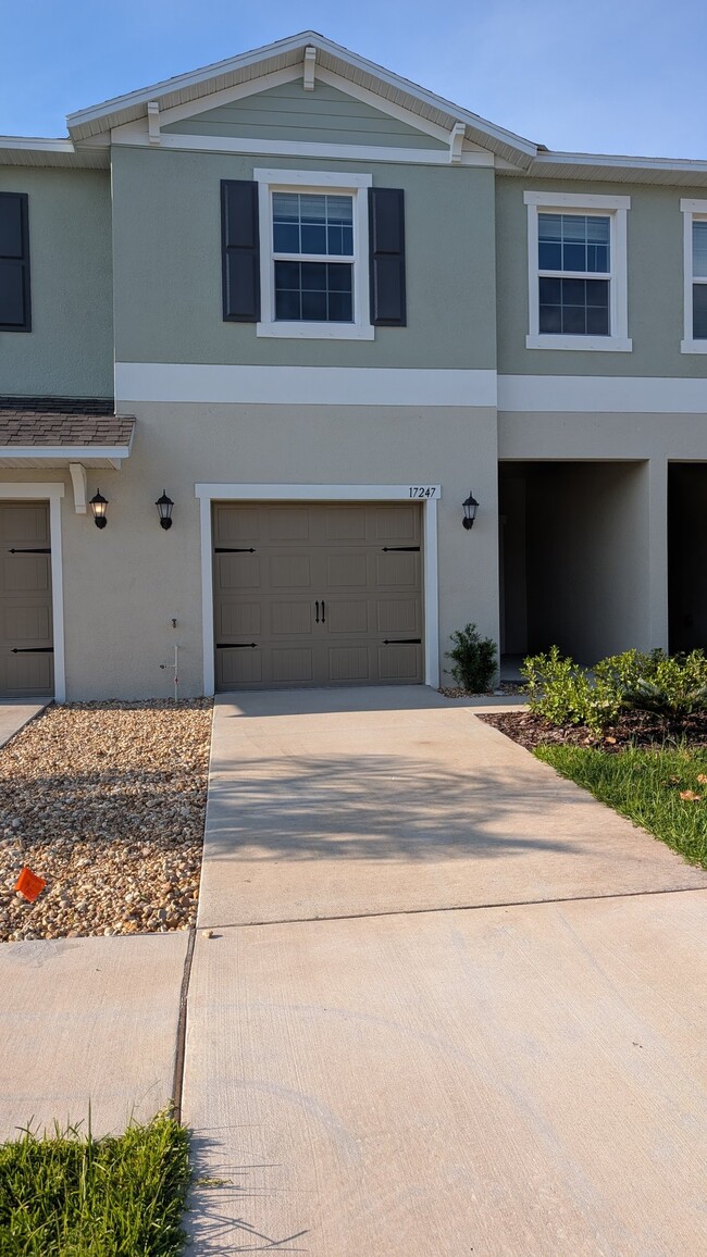 Building Photo - 17247 Southern Hvn Dr