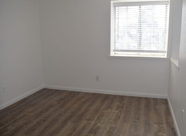 Building Photo - 8165 La Almendra Way