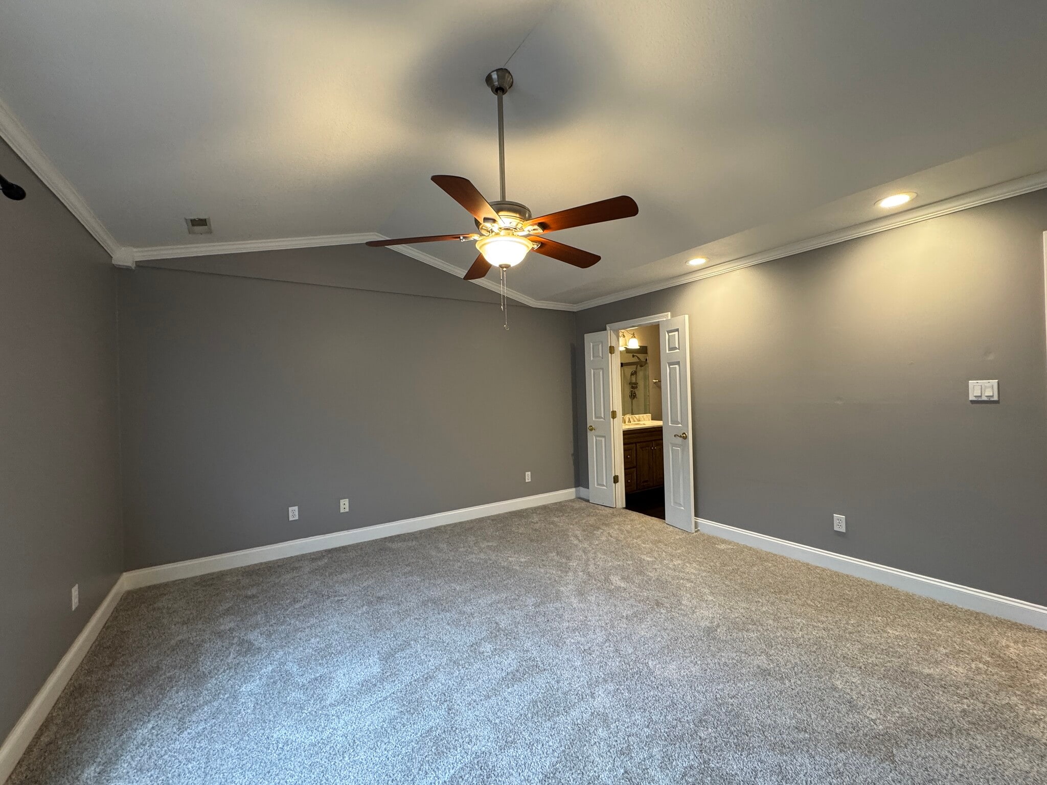 Master Bedroom - 304 Queen Victoria Way