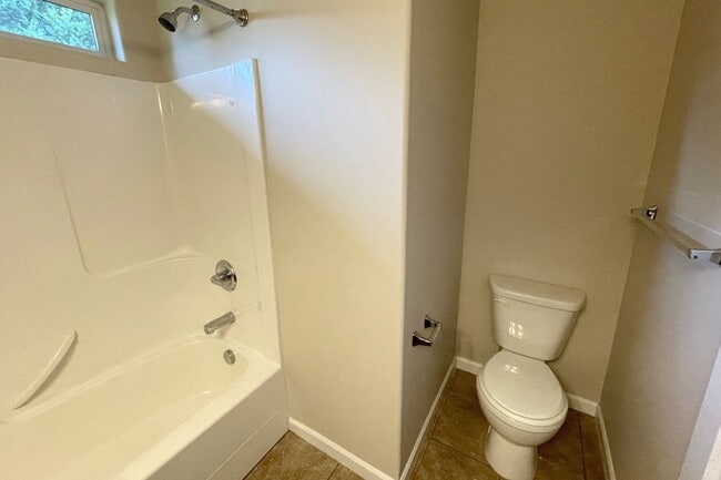 Building Photo - Lovely Concordia Home with Washer/Dryer, A...