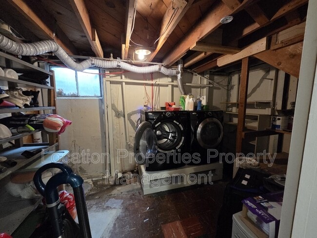 Building Photo - 1311 W 19th Terrace