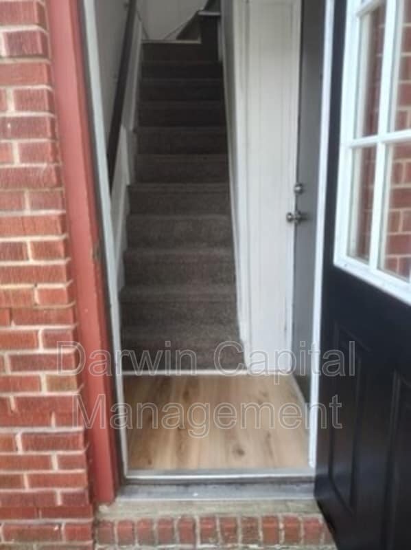 Building Photo - 100 E Holly