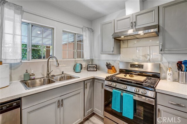 Building Photo - 422 W Bencamp St