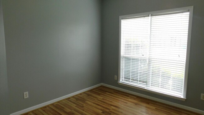 Building Photo - 632 Forest Lakes Dr