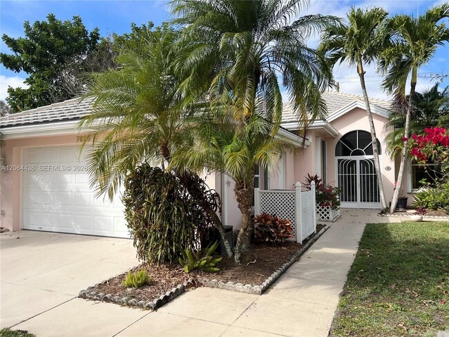Building Photo - 7625 SE Bay Cedar Cir