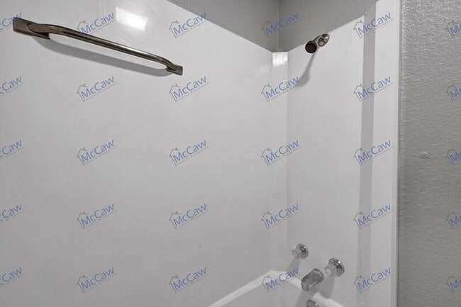 Building Photo - 409 Rockcrest Dr