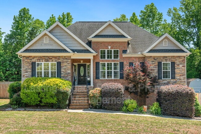 Building Photo - 187 Marbrook Dr