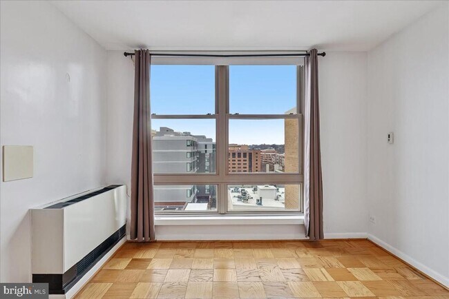 Building Photo - 1260 21st St NW