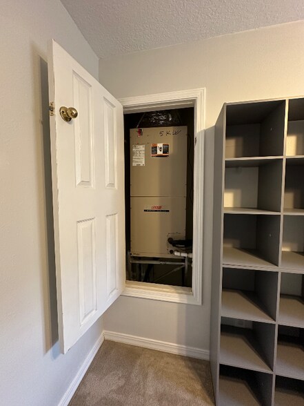 Building Photo - 6347 Ironside Dr S