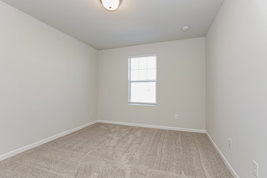 Building Photo - 610 Samuel Lee Ln