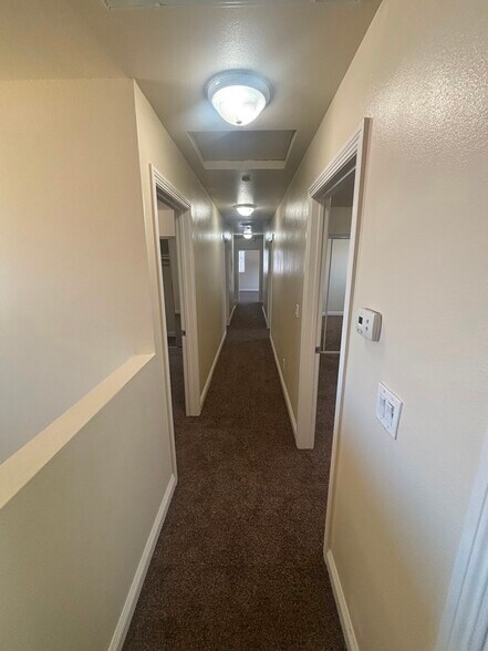 Building Photo - 829 E 84th St