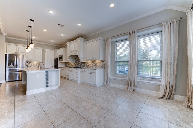 Building Photo - 19403 Trinity River Dr