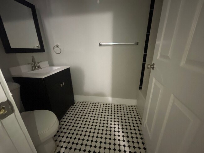 Building Photo - 238 N 36th St