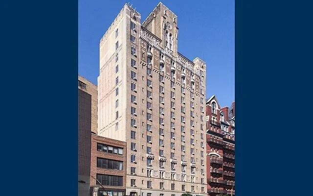 Building Photo - 208 W 23 St