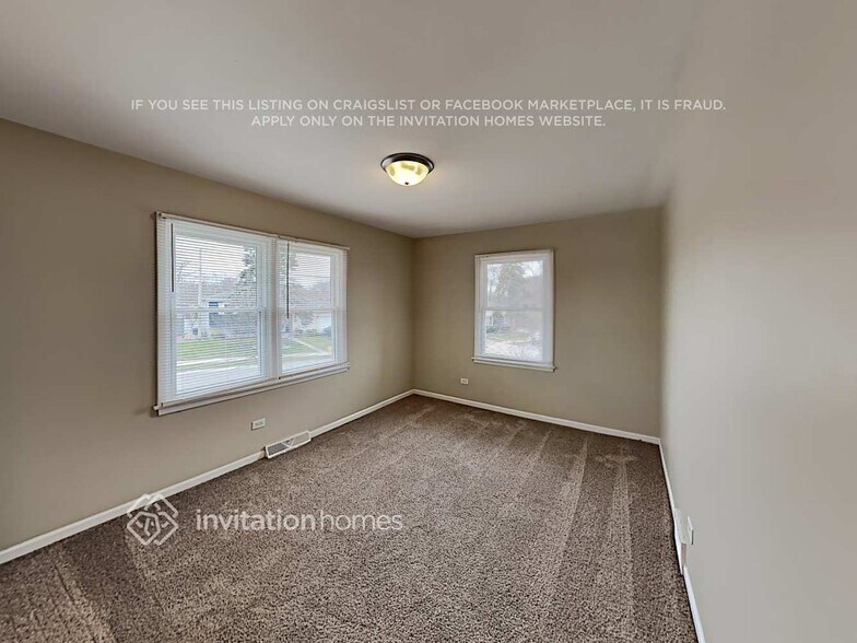 Building Photo - 240 Hale St