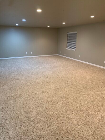 Building Photo - 345 E 200 N