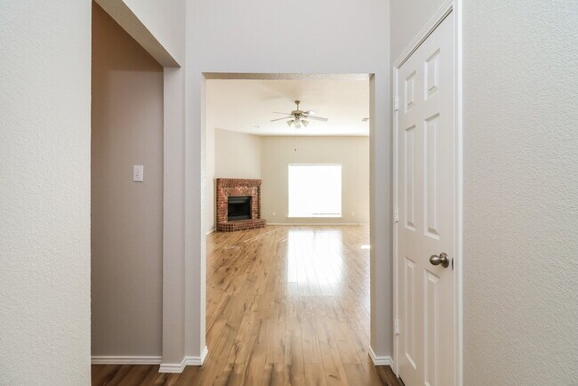 Building Photo - 5728 Imes Ln