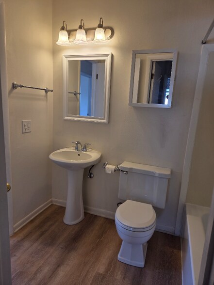 Building Photo - 724 Whitesail Dr