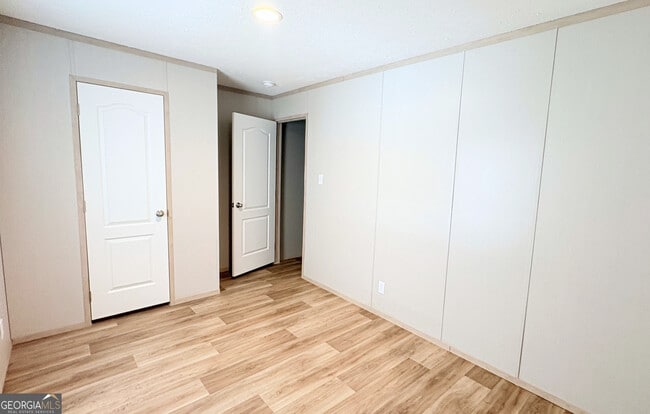 Building Photo - 68 Rockys Pl