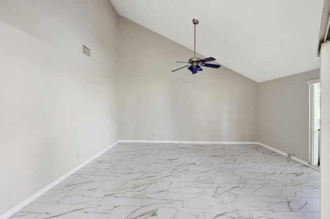 Building Photo - 9364 Ketay Cir