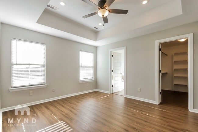 Building Photo - 430 Capri St