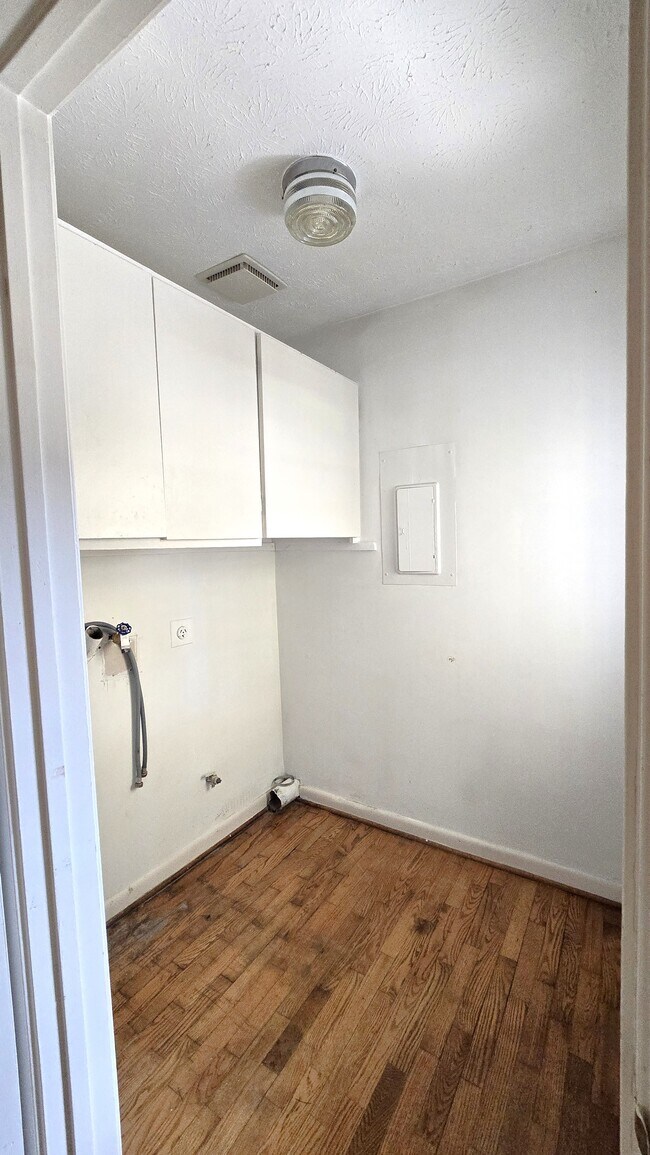 Building Photo - 3334 Birch Creek Dr