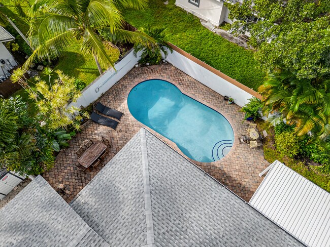 Building Photo - 2421 SW 29th Way