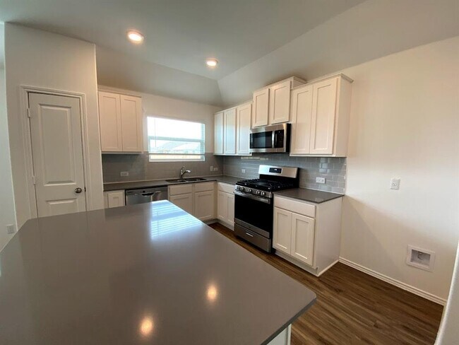 Building Photo - 3106 Kenner Dr