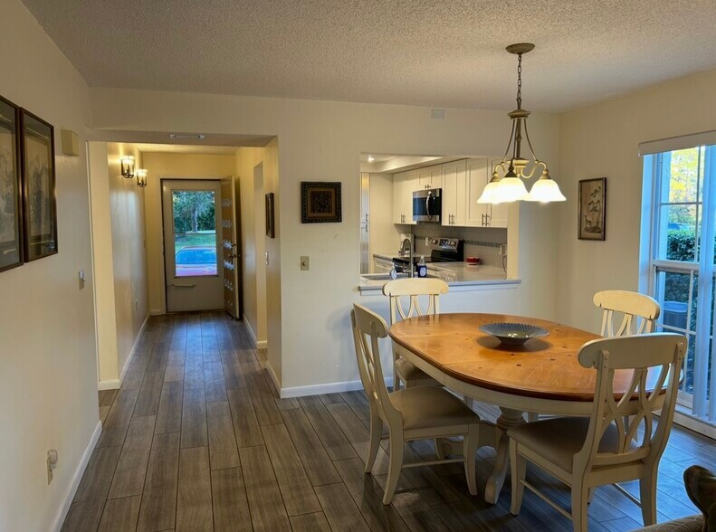 Building Photo - 4507 Longmeadow