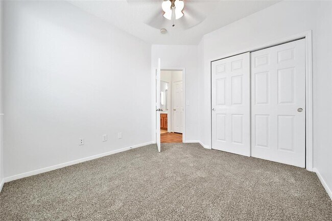 Building Photo - 2922 Green Valley Trail Dr