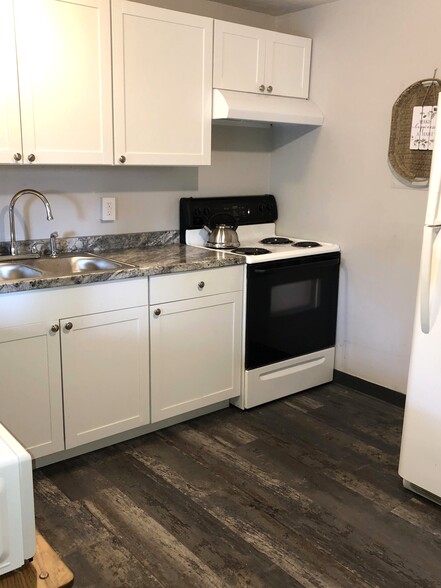 Kitchen - 4 N Hamilton St