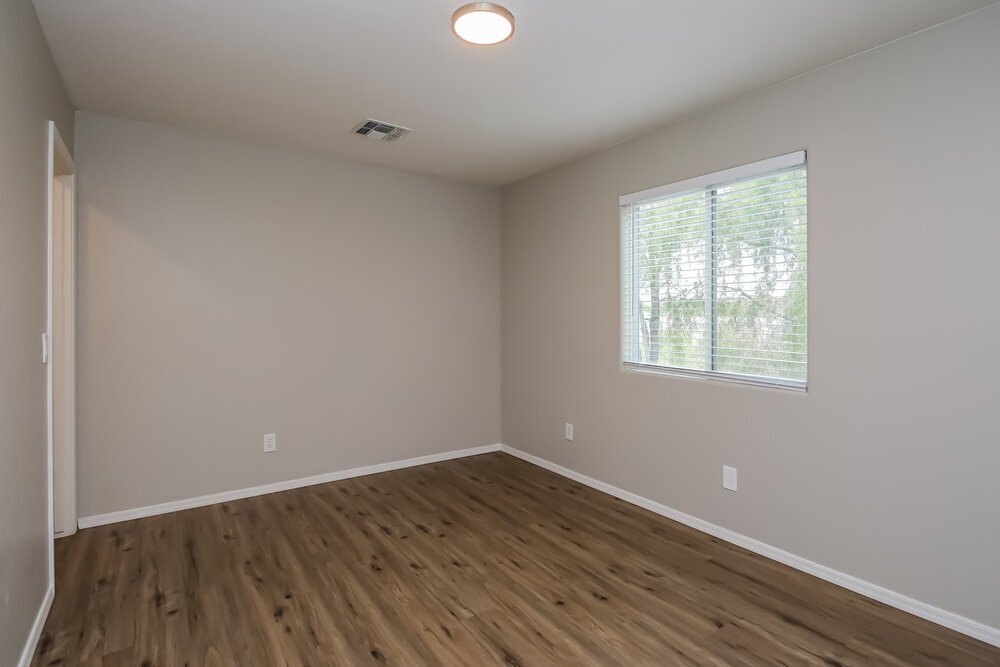 Building Photo - 10238 E Isleta Ave