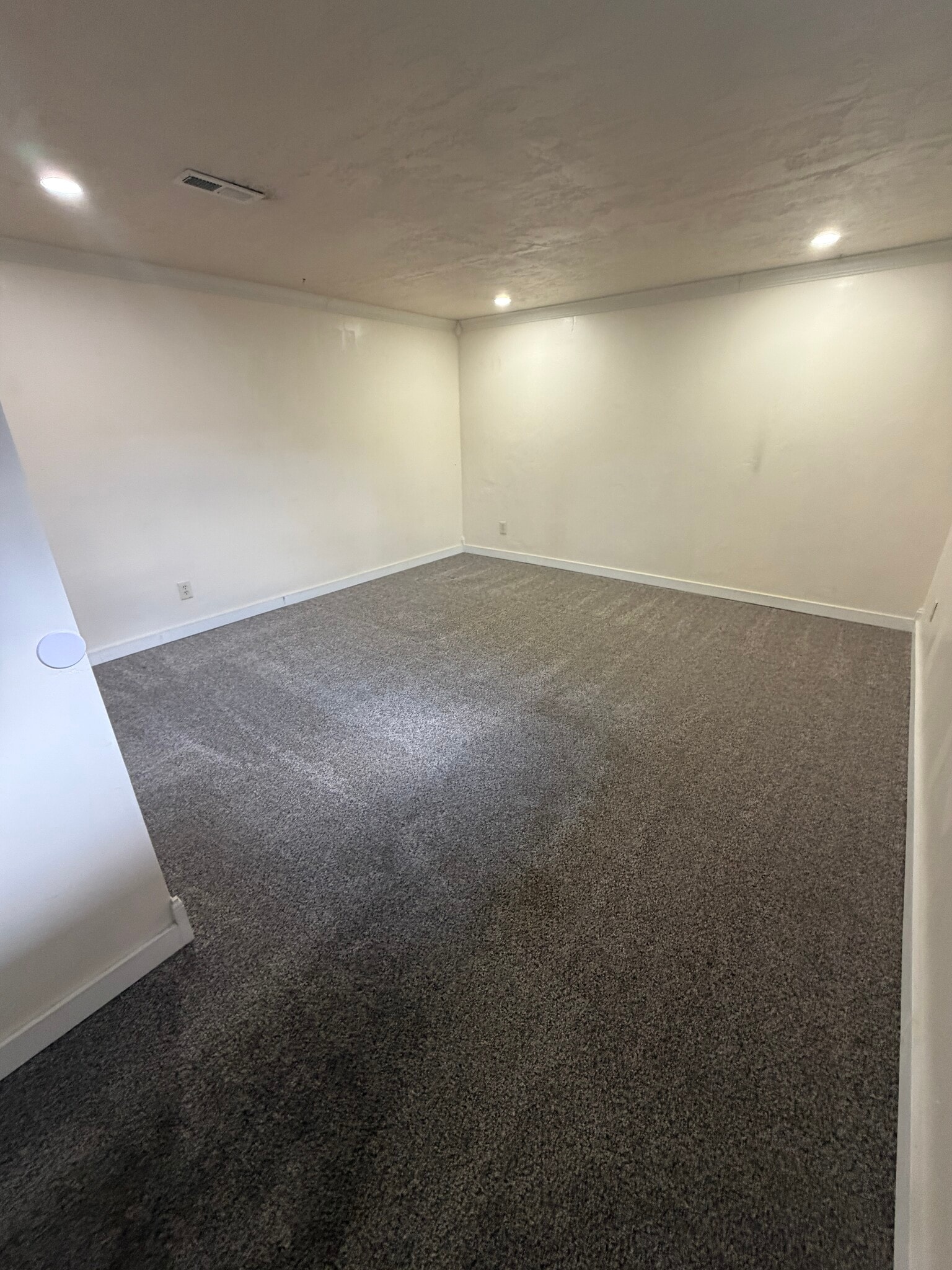 Building Photo - 118 E 7420 S