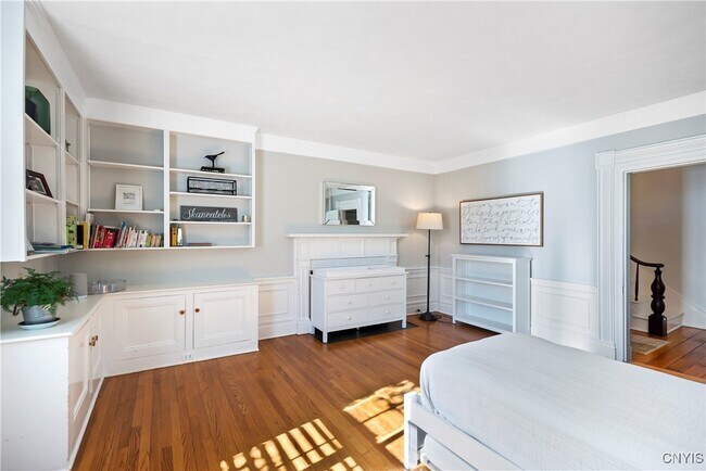 Building Photo - 31 State St