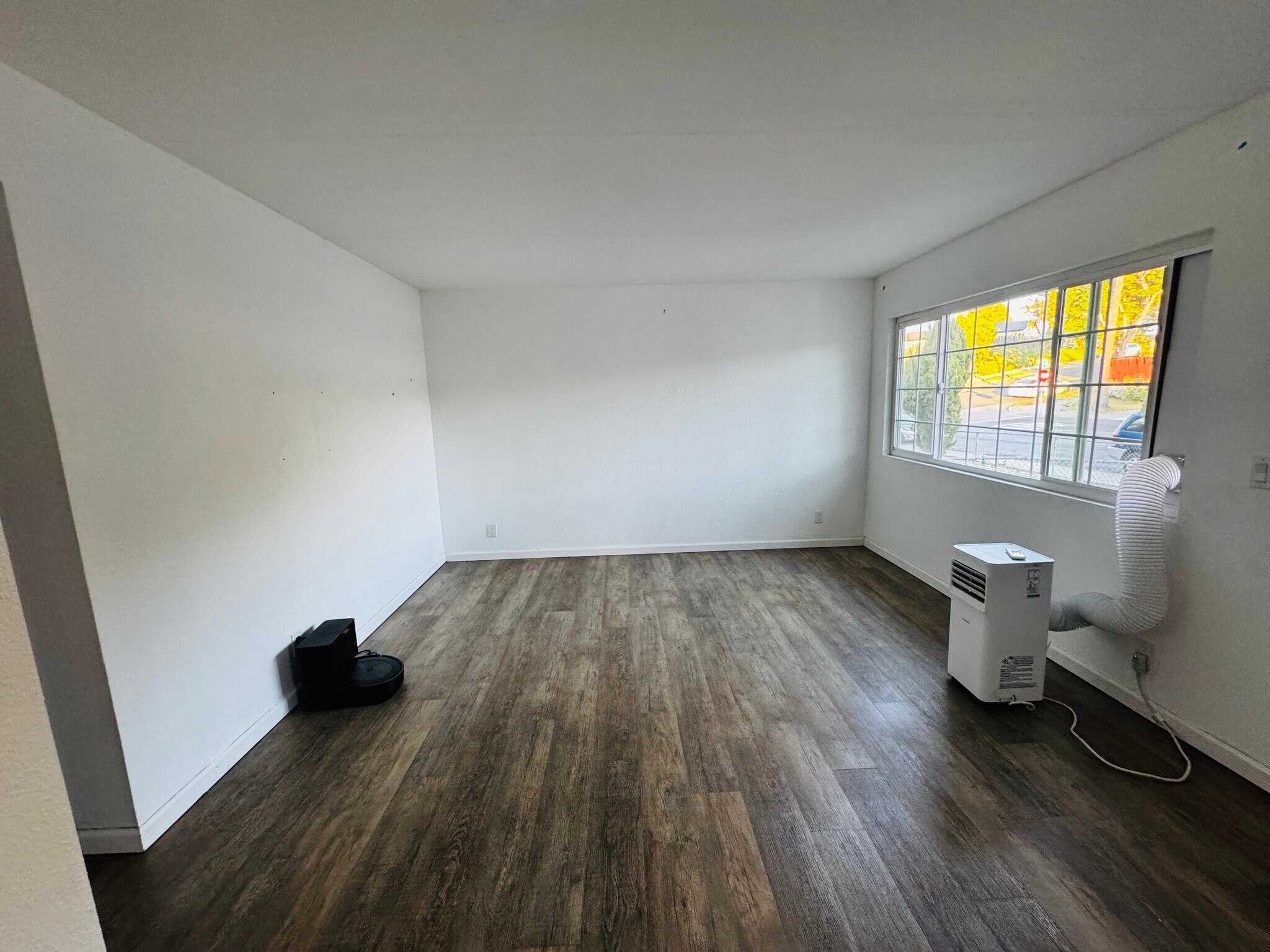 Building Photo - 641 Adobe Cir