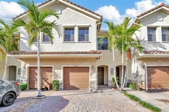 Building Photo - 5887 NW 56th Pl