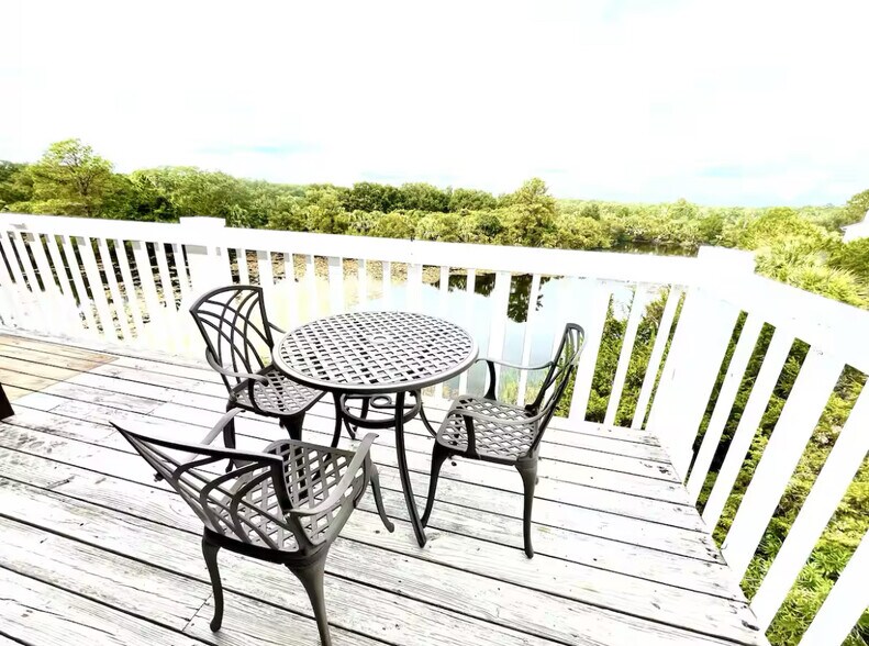 Building Photo - 36 Sea Breeze Dr