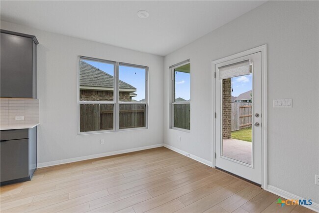 Building Photo - 116 Rocking Chair Dr