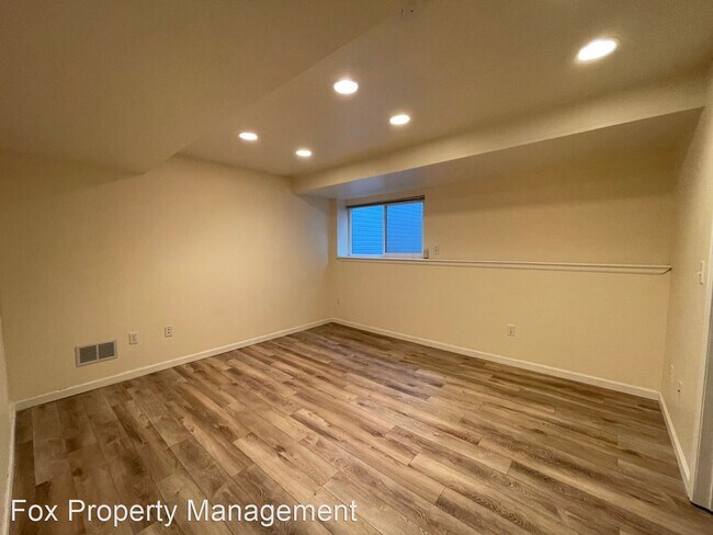 Building Photo - 3 br, 3 bath House - 302 Owl Drive
