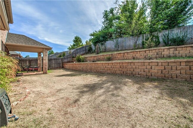 Building Photo - Deer Creek Schools + 4 bedroom + Gated Com...