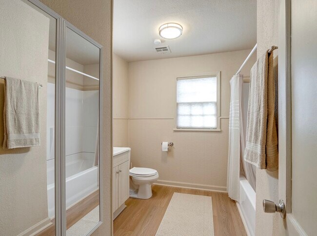 Building Photo - 1031 S Stockton Ave