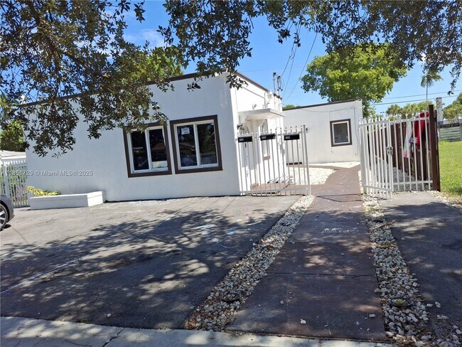 Primary Photo - 1136 NW 55th St