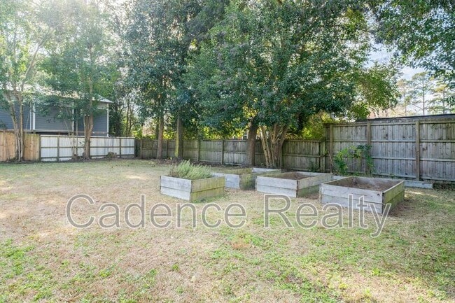 Building Photo - 308 Wayne Dr