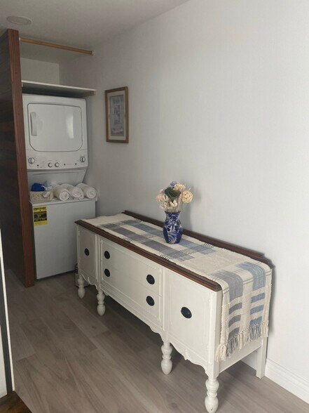 Building Photo - 12871 Bahama Ct